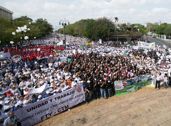 Marchan más de 50 mil trabajadores Marchan más de 50 mil trabajadores