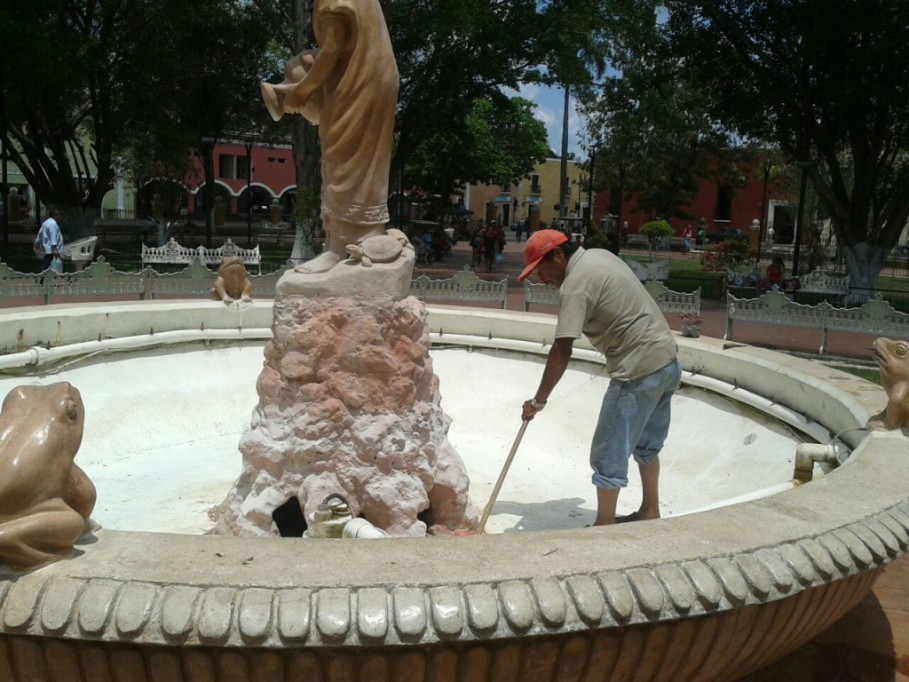 Dañan imagen de la Fuente de la Mestiza