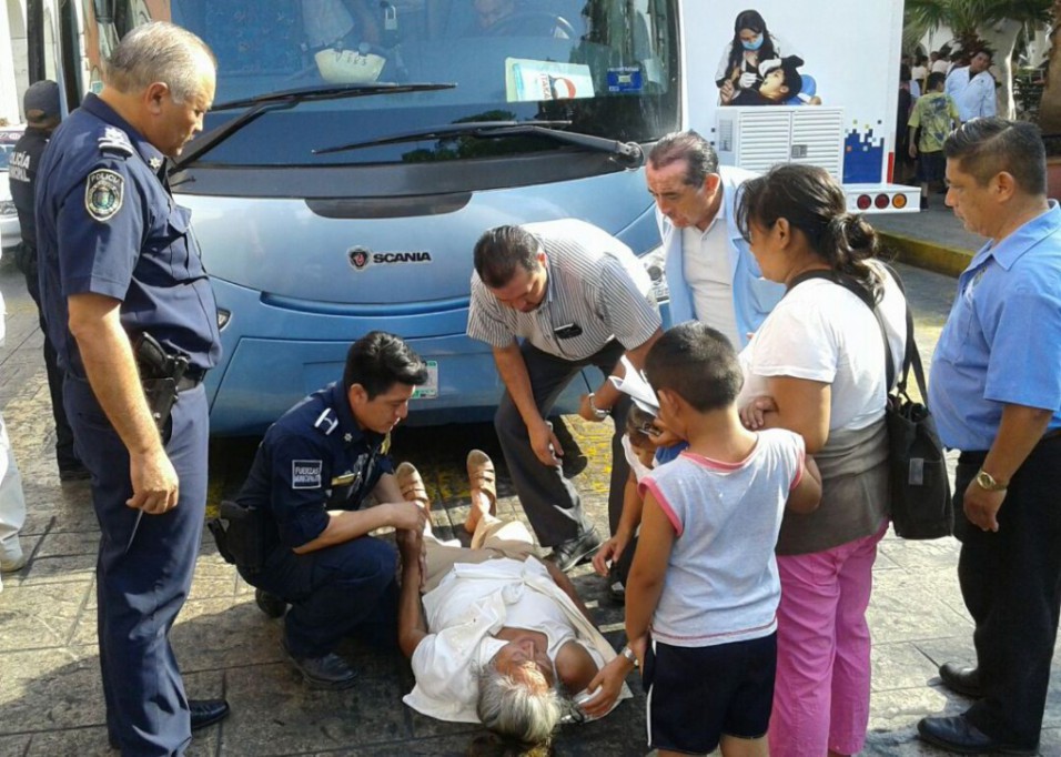 Autobús con turistas atropella a una mujer Autobús con turistas atropella a una mujer