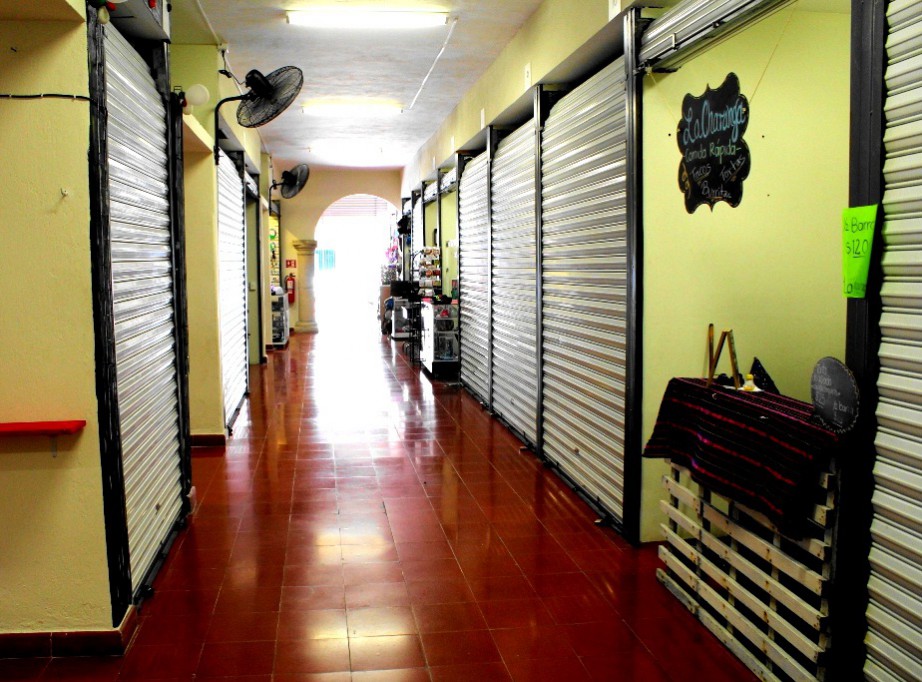 Retiran concesiones del Centro Comercial Popular Retiran concesiones del Centro Comercial Popular
