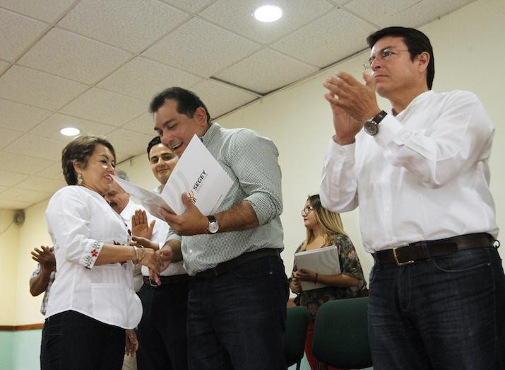 Benefician planteles con Apoyo a la Gestión Escolar Benefician planteles con Apoyo a la Gestión Escolar