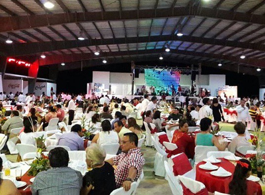 Reconocen labor de maestros de Tizimín Reconocen labor de maestros de Tizimín