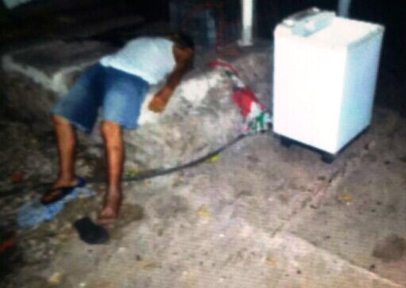 Muere después de tanto beber Muere después de tanto beber
