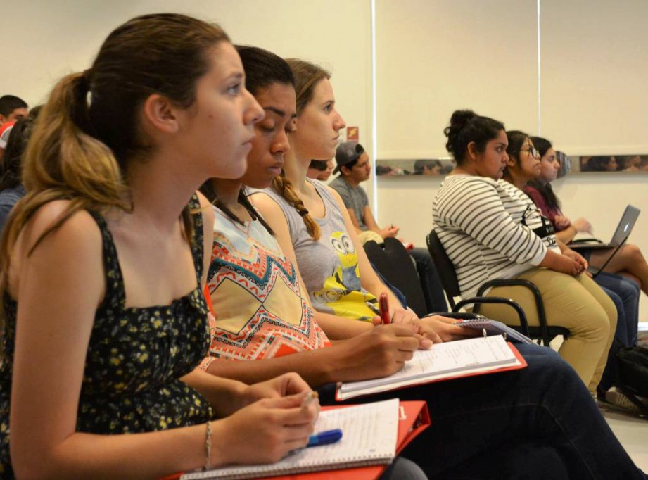 Universitarios maristas apoyan causas sociales Universitarios maristas apoyan causas sociales