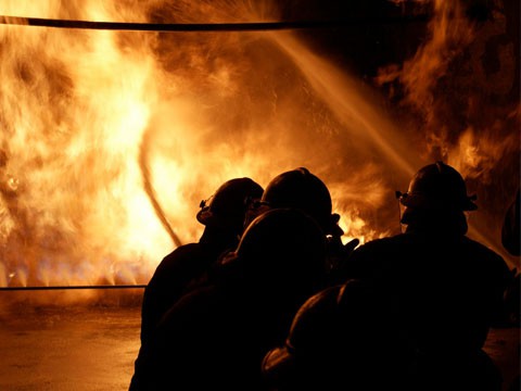 Cacos hacen de las suyas en “La Perla” de Ciudad Caucel, roban e incendian casas y coches Cacos hacen de las suyas en “La Perla” de Ciudad Caucel, roban e incendian casas y coches