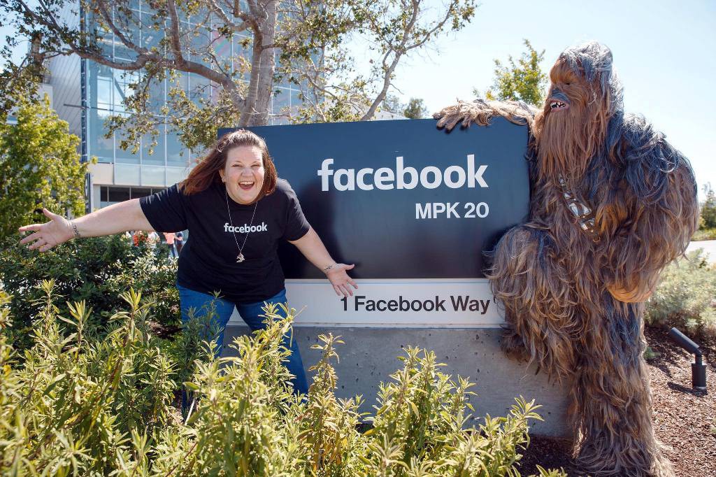 Mamá Chewbacca visita Facebook Mamá Chewbacca visita Facebook