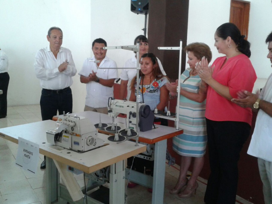 STyPS entrega becas y herramientas en Tizimín STyPS entrega becas y herramientas en Tizimín