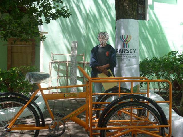 Entregan apoyos del Parsey Entregan apoyos del Parsey