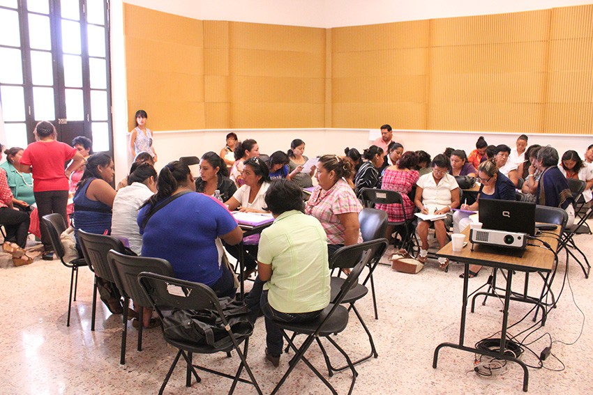 Realizan evaluación a promotoras comunitarias del IEGY. Realizan evaluación a promotoras comunitarias del IEGY.