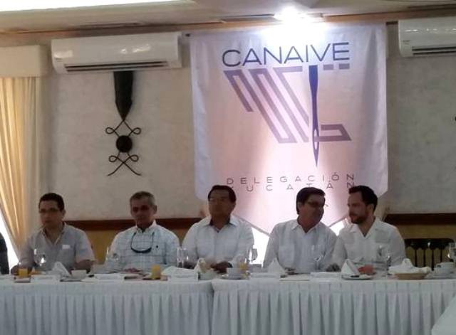 Así es la Guayabera, así es Yucatán Así es la Guayabera, así es Yucatán