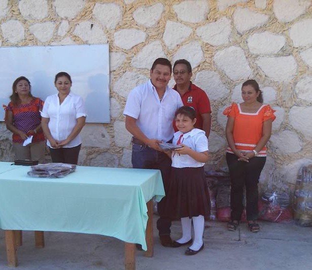 Escuelas de San Felipe reciben respaldo del ayuntamiento Escuelas de San Felipe reciben respaldo del ayuntamiento