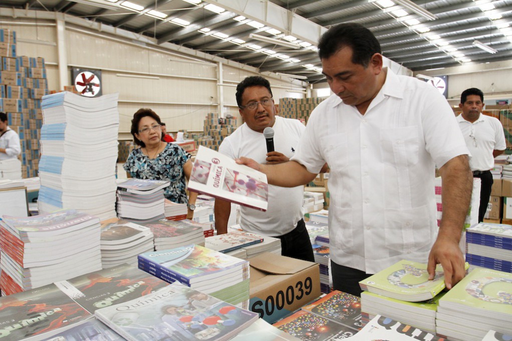 Listos libros de texto para el próximo ciclo escolar Listos libros de texto para el próximo ciclo escolar