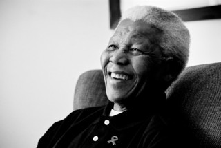 El mundo virtual está de luto: Fallece Nelson Mandela a los 95 años de edad El mundo virtual está de luto: Fallece Nelson Mandela a los 95 años de edad
