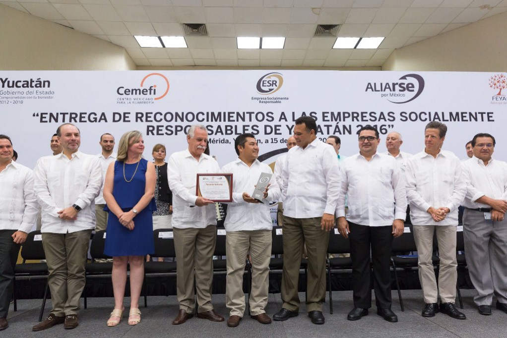 Reconocen labor de empresas yucatecas Reconocen labor de empresas yucatecas
