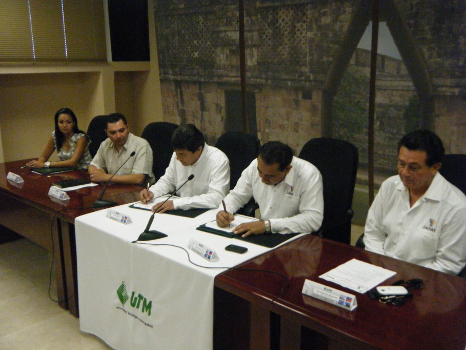 Firman convenio de colaboración la Japay y la UTM Firman convenio de colaboración la Japay y la UTM