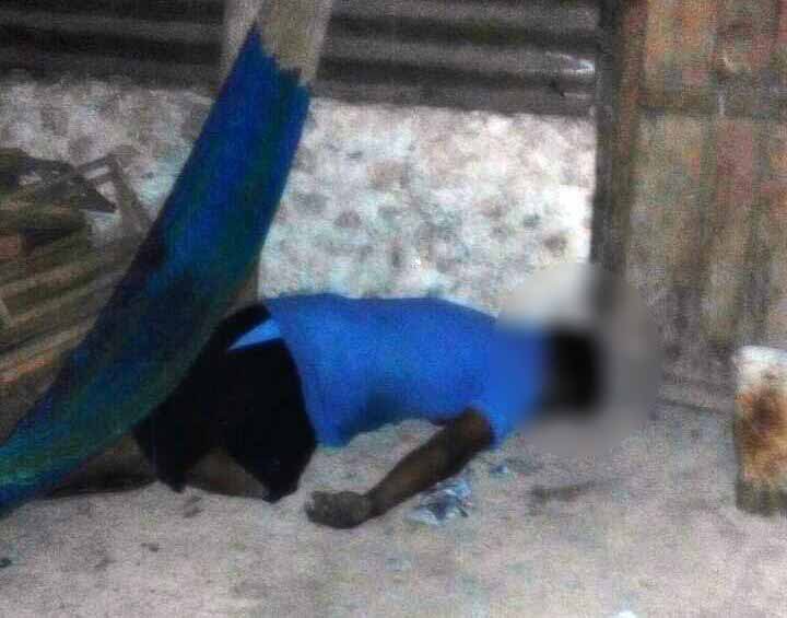 Descubre a su sobrino ahorcado Descubre a su sobrino ahorcado