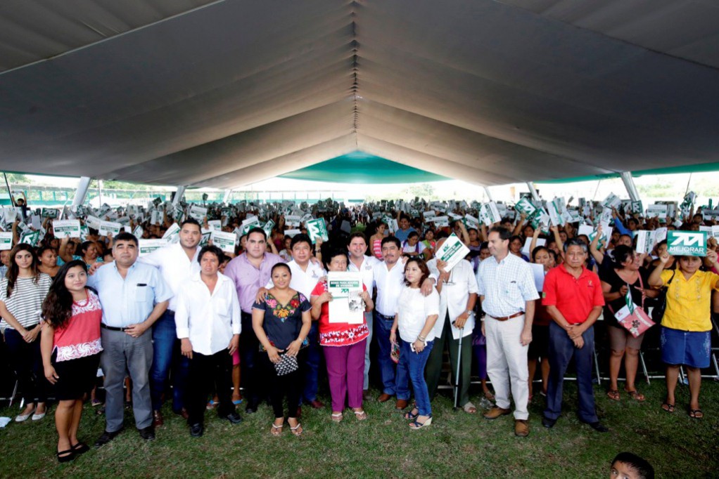 Entregan apoyos para vivienda en Chemax Entregan apoyos para vivienda en Chemax