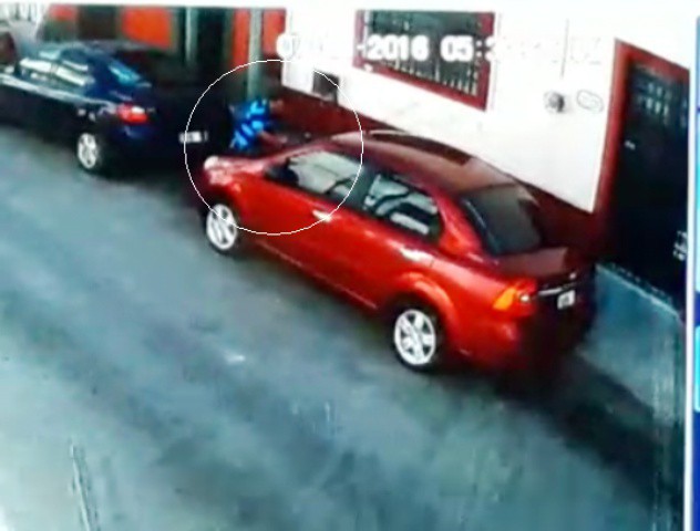 Capturan a vándalo de vehículos Capturan a vándalo de vehículos