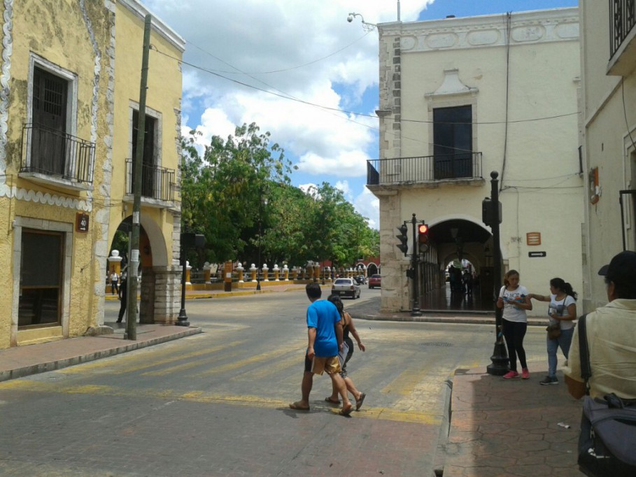Sin retirarse dos postes de madera del Centro Histórico de Valladolid Sin retirarse dos postes de madera del Centro Histórico de Valladolid