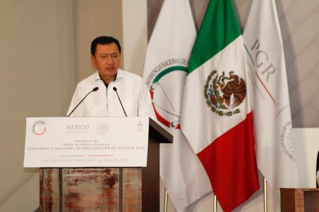 Osorio Chong se reúne con procuradores en Campeche Osorio Chong se reúne con procuradores en Campeche