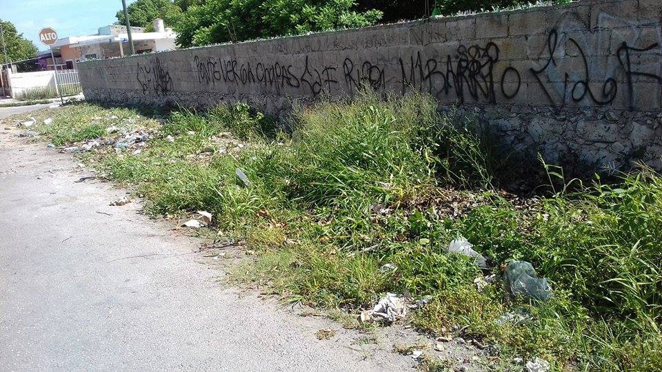 Convierten terreno baldío en basurero Convierten terreno baldío en basurero