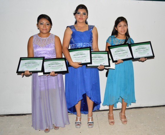 Se gradúan 200 jóvenes del Conalep Tizimín Se gradúan 200 jóvenes del Conalep Tizimín