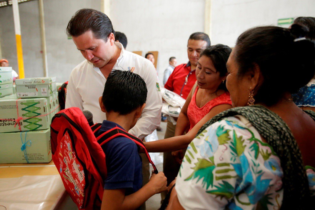 Preparan paquetes de Bienestar Escolar Preparan paquetes de Bienestar Escolar