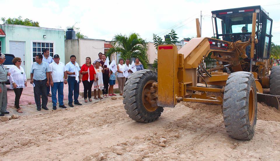 Inicia construcción de calles, banquetas y pozos pluviales, en Valladolid Inicia construcción de calles, banquetas y pozos pluviales, en Valladolid