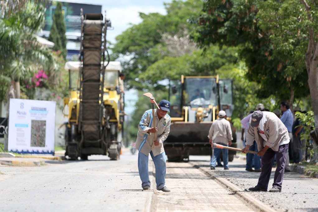 Inician repavimentación en la Av. García Lavín Inician repavimentación en la Av. García Lavín