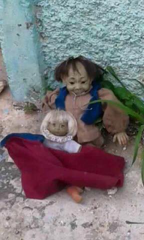 Unos muñecos elfos atemorizaron a Chichimilá Unos muñecos elfos atemorizaron a Chichimilá