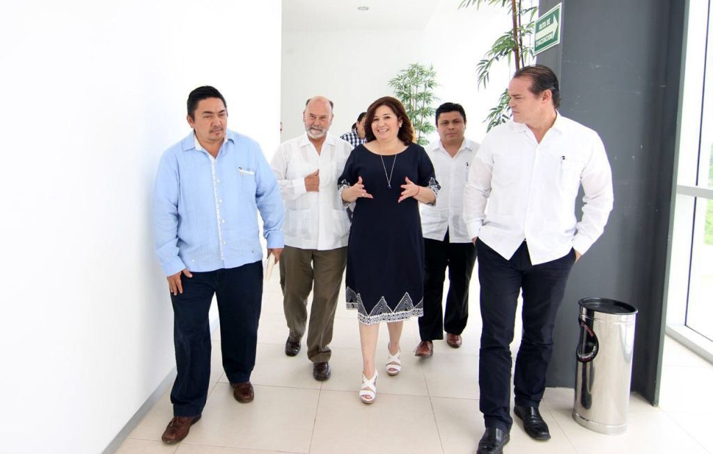 Presentan las normas del Congreso del Estado Presentan las normas del Congreso del Estado