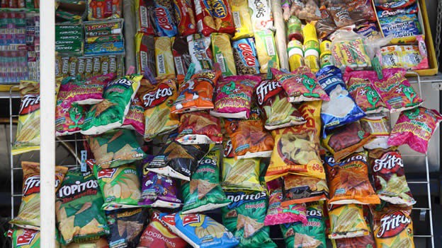 Increíble gasto en refrescos y comida chatarra. Increíble gasto en refrescos y comida chatarra.
