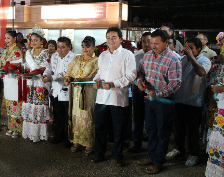Senador se une a los festejos en Temozón Senador se une a los festejos en Temozón