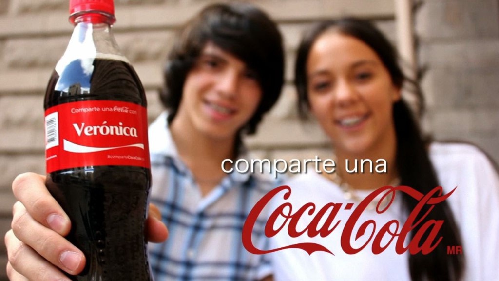 Regresa la campaña Comparte una Coca Cola con… Regresa la campaña Comparte una Coca Cola con…