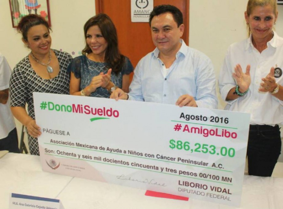 Entregan donativo a niños con cáncer Entregan donativo a niños con cáncer