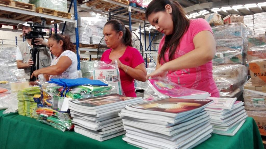 Preparan paquetes de Bienestar Escolar Preparan paquetes de Bienestar Escolar