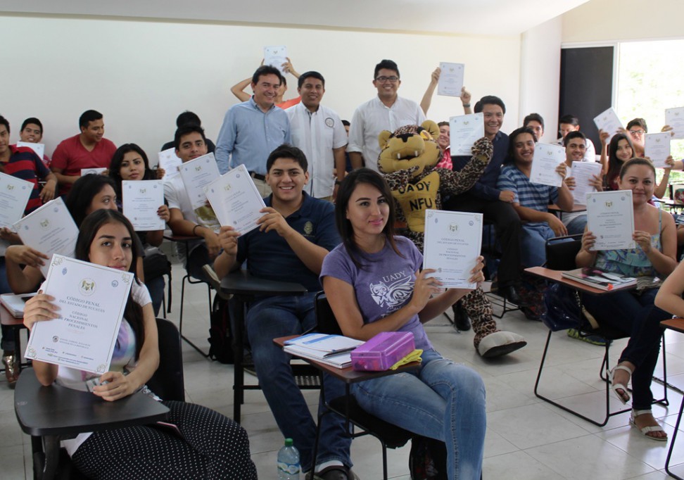 Senador comprometido con los jóvenes Senador comprometido con los jóvenes