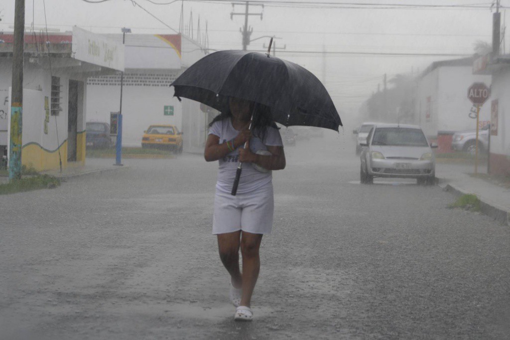 Onda tropical #28 traerá fuertes tormentas Onda tropical #28 traerá fuertes tormentas