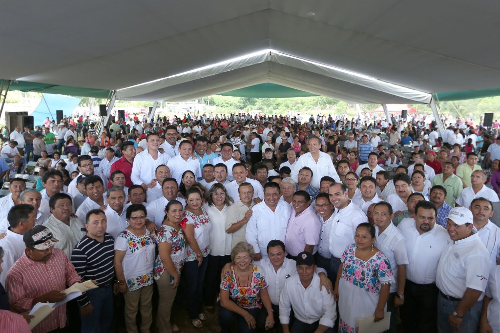 Distribuyen 100 toneladas de frijol Jamapa Distribuyen 100 toneladas de frijol Jamapa