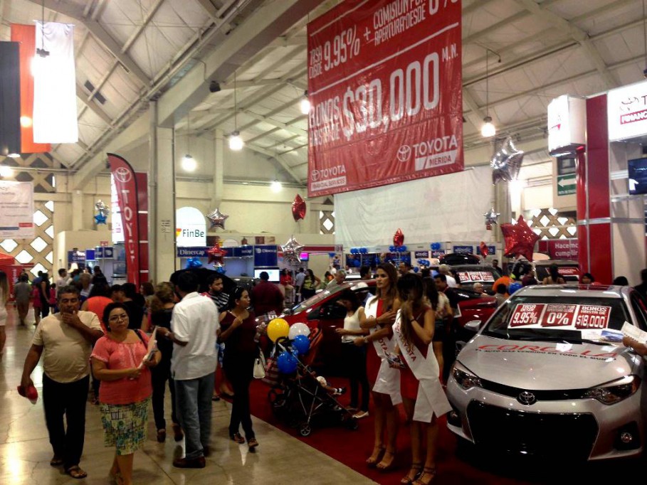Realizan con éxito el Salón del Automóvil Realizan con éxito el Salón del Automóvil