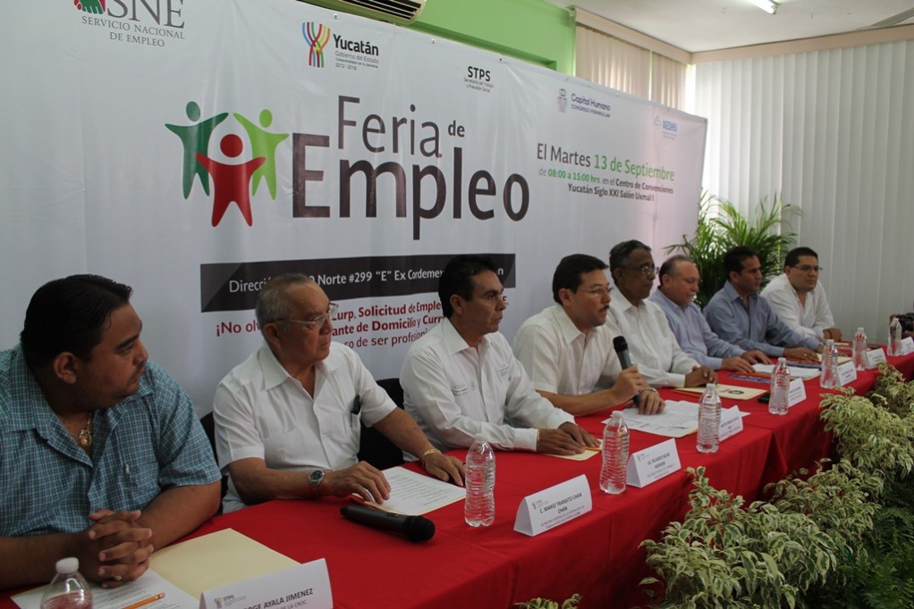 Realizan Feria del Empleo, en el Siglo XXI Realizan Feria del Empleo, en el Siglo XXI