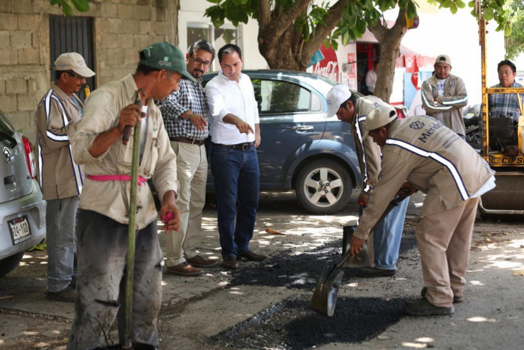Invierten 50 millones de pesos anuales en bacheo Invierten 50 millones de pesos anuales en bacheo