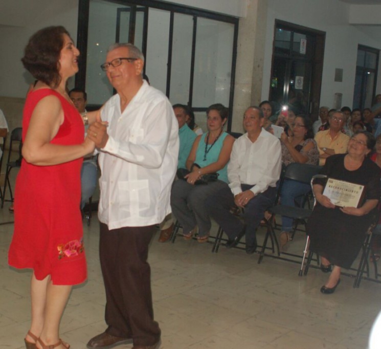 Homenaje a un Tizimileño esta vez reconoce a “Mundito” Homenaje a un Tizimileño esta vez reconoce a “Mundito”