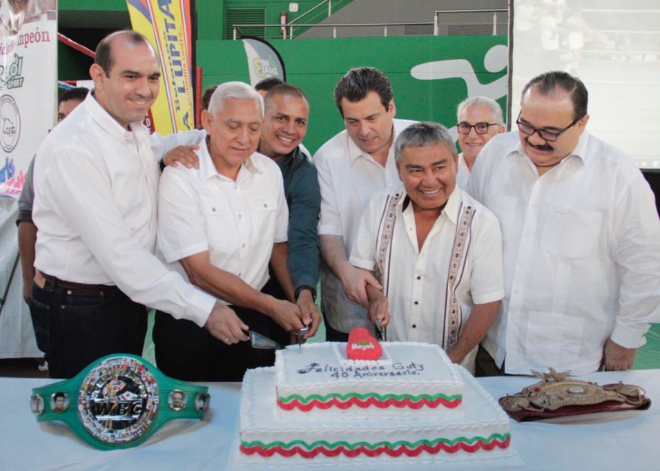 Rinden homenaje a Guty Espadas Rinden homenaje a Guty Espadas