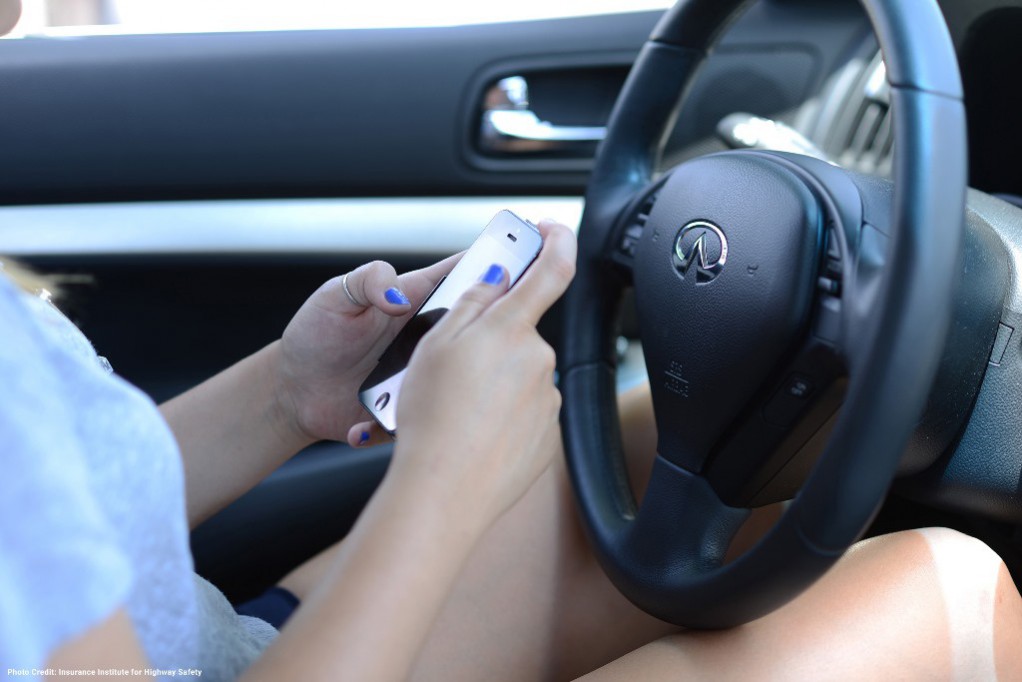 De 10 conductores 9 utilizan el celular al manejar De 10 conductores 9 utilizan el celular al manejar