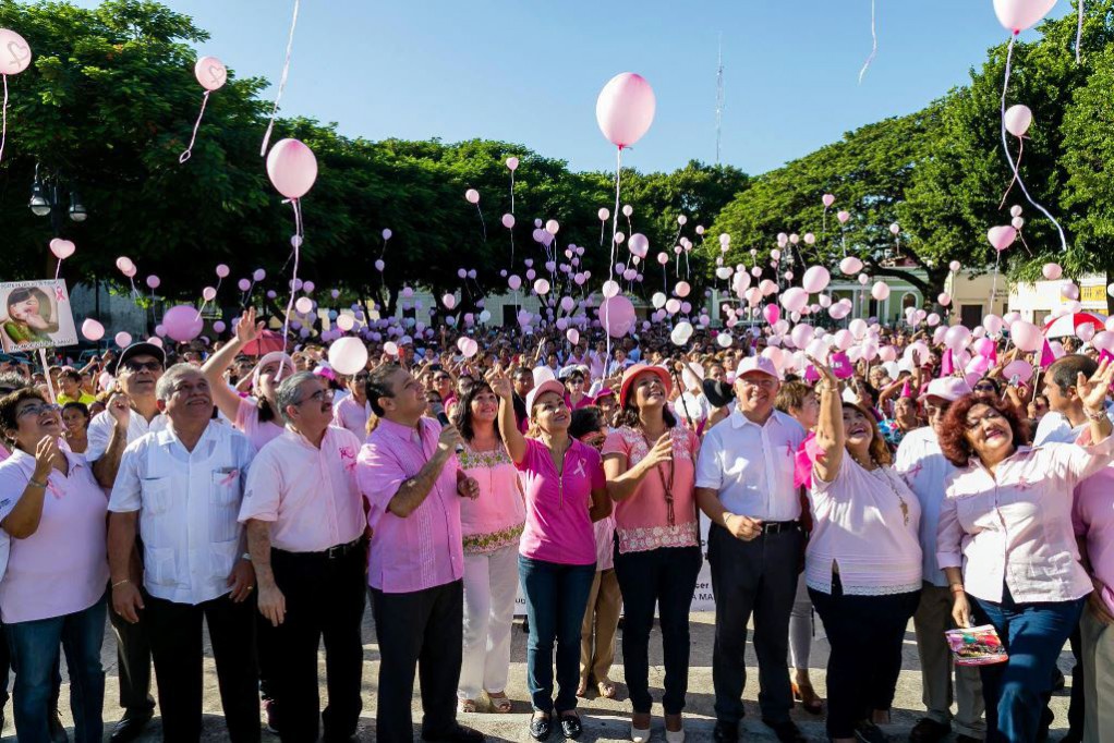 Realizan marcha contra el Cáncer de Mama Realizan marcha contra el Cáncer de Mama