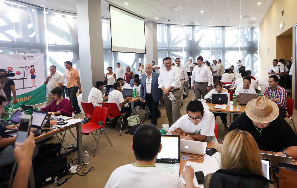Jóvenes yucatecos diseñan aplicaciones innovadoras Jóvenes yucatecos diseñan aplicaciones innovadoras