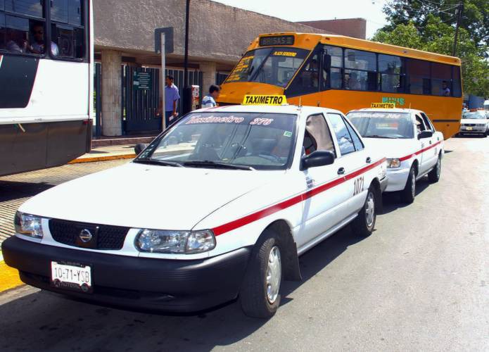 En taxi a la Feria X'matkuil con 100 pesos En taxi a la Feria X'matkuil con 100 pesos