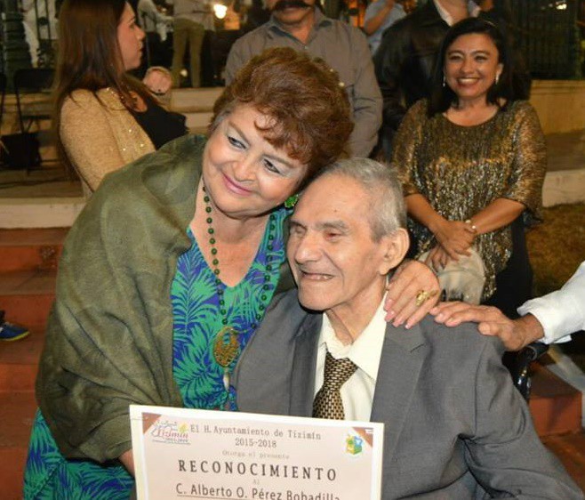 Homenajean en vida al Santa Claus tizimileño Homenajean en vida al Santa Claus tizimileño
