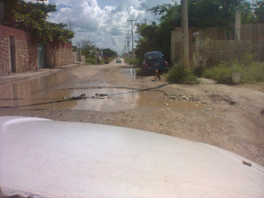 Solicitan escombro para tapar baches Solicitan escombro para tapar baches